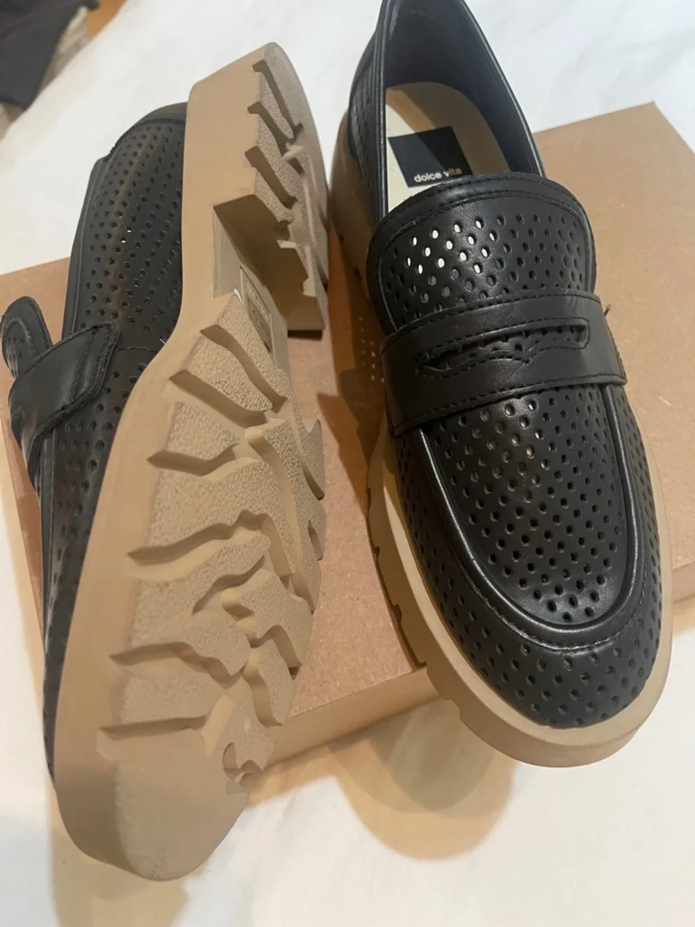Dolce vita black soft leather perforated lug sole lisfers msrp $130 new 9.5m